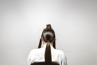 Omviklet hestehale Tutorial 4 Kerastase